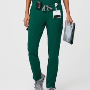 FIGS YOLA HUNTER GREEN SKINNY SCRUB PANT